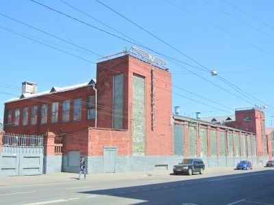 Гараж для грузовых машин