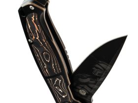 Складной нож Honor Caesar, сталь S35VN с гравировкой, рукоять титан/карбон, черный