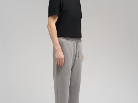 Брюки прямого кроя из футера