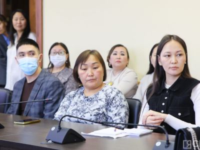 50 госслужащих республики обучат особенностям официально-делового стиля якутского языка