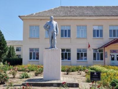 Памятник В.И. Ленину