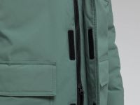 Утепленная куртка с капюшоном