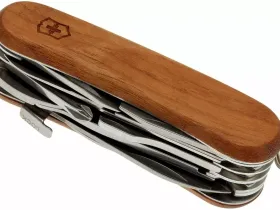 Складной многофункциональный нож Victorinox EvoWood S557, сталь X55CrMo14, рукоять ореховое дерево, коричневый