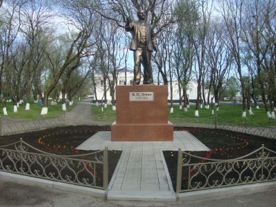 Памятник В.И.Ленину