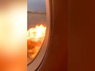 Пассажиры сняли на видео пожар в салоне SSJ-100