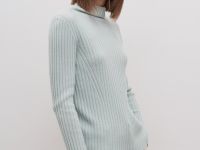 Трикотажный женский джемпер с длинным рукавом