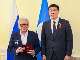 В Якутии отметили День радио и наградили работников связи