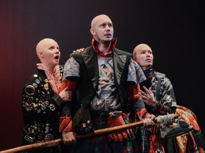 Зверь (Новый драматический театр)
