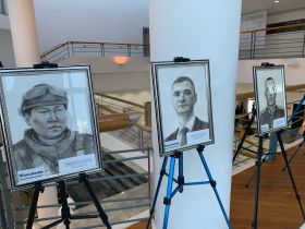 Студенты Якутского художественного училища создали портреты Героев России