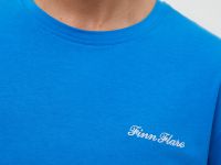 Базовая футболка прямого кроя