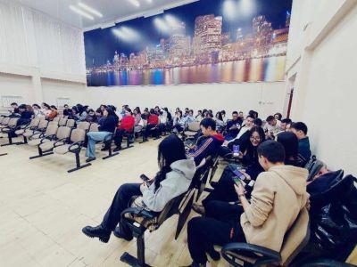 От нейросетей до стажировки: в День студента учащиеся Якутского финэка прокачали цифровые и креативные навыки