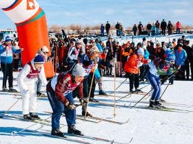 Звезды Олимпийских игр пробежали лыжный марафон с якутянами