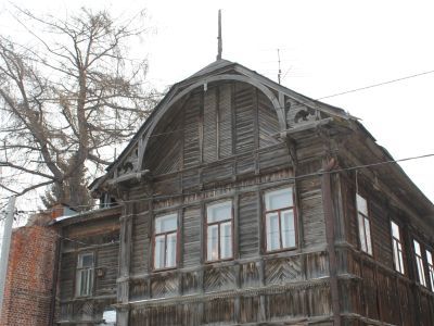 Дом, в котором в 1910-1943 гг. жил химик Богородский Алексей Яковлевич. Здесь в годы Великой Отечественной войны, находясь в эвакуации, жили в 1941-1942 гг. партийный и государственный деятель, литературовед Бонч-Бруевич Владимир Дмитриевич, геолог Белянк