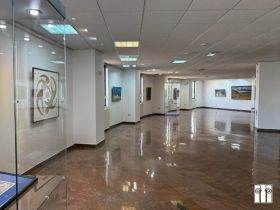 В Якутске представили выставку «Арктический пляж» с произведениями в жанре ню