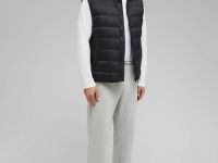 Стеганый пуховый жилет