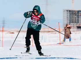 Звезды Олимпийских игр пробежали лыжный марафон с якутянами