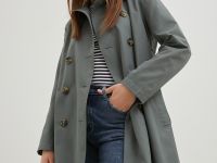 Плащ А-силуэта с поясом