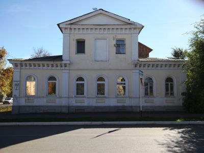 Классический особняк с мезонином