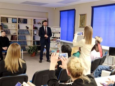 У людей есть потребность помогать миру