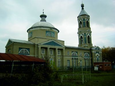 Знаменская церковь. Построена в 1727 г. Каменная