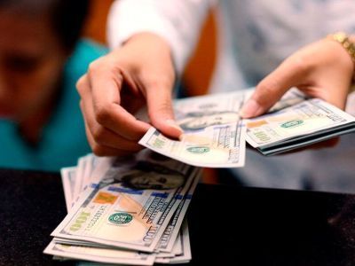 Курс доллара снизился до 62,06 рубля