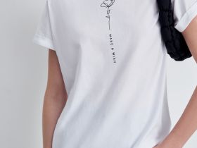 Футболка с круглым вырезом