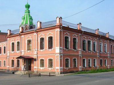 Бывшая "Михайловская церковь" при детском приюте