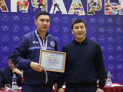 По сто тысяч рублей вручили чемпионам России по мас-рестлингу