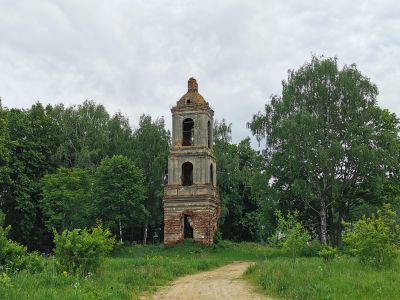 Колокольня церкви Покрова Пресвятой Богородицы