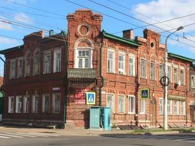 Дом жилой.  Здание, в котором размещалась школа рабочих подростков имени В.И. Ленина