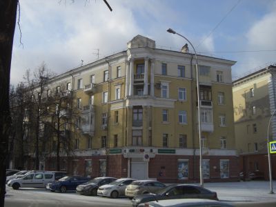 Дом жилой с магазином