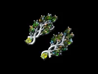 Серьги из серебра с хризолитами и хромдиопсидами э0665сг01260365