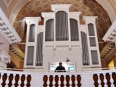Орган при свечах: соборы Парижа и история Кармен