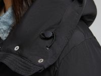 Утепленное пальто с капюшоном