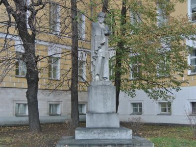 Памятник А.И.Герцену