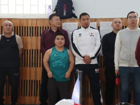 В Якутске стартовал чемпионат республики по пауэрлифтингу среди спортсменов с ОВЗ