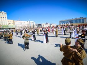 5,5 тысяч пар станцевали вальс Победы в Якутске