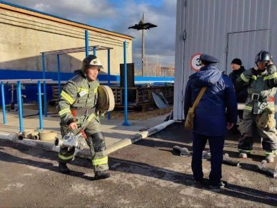 В Якутске прошли соревнования нештатных аварийно-спасательных формирований