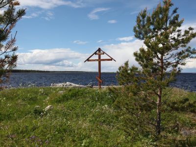 Крест деревянный