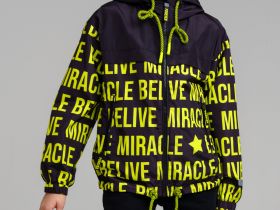 Куртка текстильная с полиуретановым покрытием для девочек (ветровка)