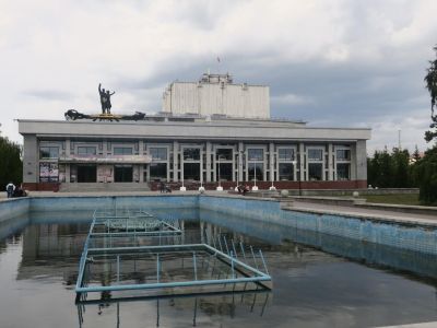 Здание краевого театра драмы