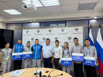 Федерация по якутским прыжкам вручила денежные призы медалистам игр «Дети Азии»