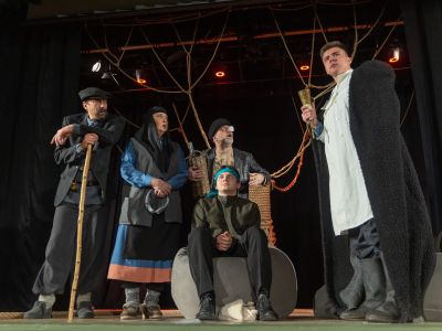 Я, бабушка, Илико и Илларион