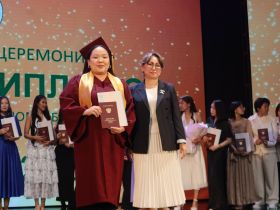Галина Данчикова поздравила выпускников Финансово-экономического колледжа в Якутске