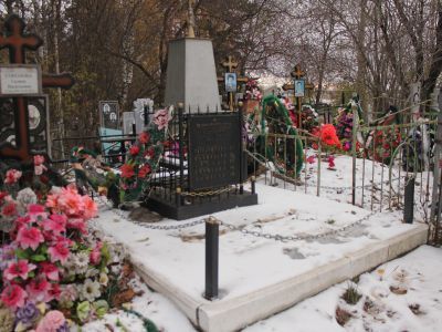 Братская могила воинов, умерших от ран в госпитале г. Касли в годы Великой Отечественной войны