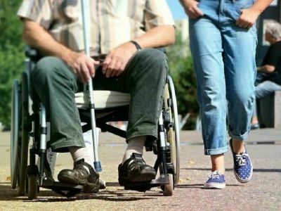 Минтруд предложил подключить все банки к системе электронного сертификата для инвалидов