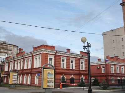 Здание бывшей конторы акционерного общества с/х машин