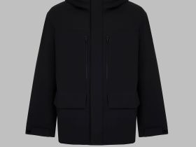 Утепленная куртка с капюшоном