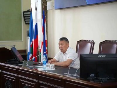 Дмитрий Садовников представил первых руководителей своей команды в мэрии Якутска