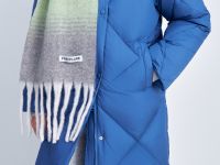 Пуховое пальто с воротником-стойкой и капюшоном